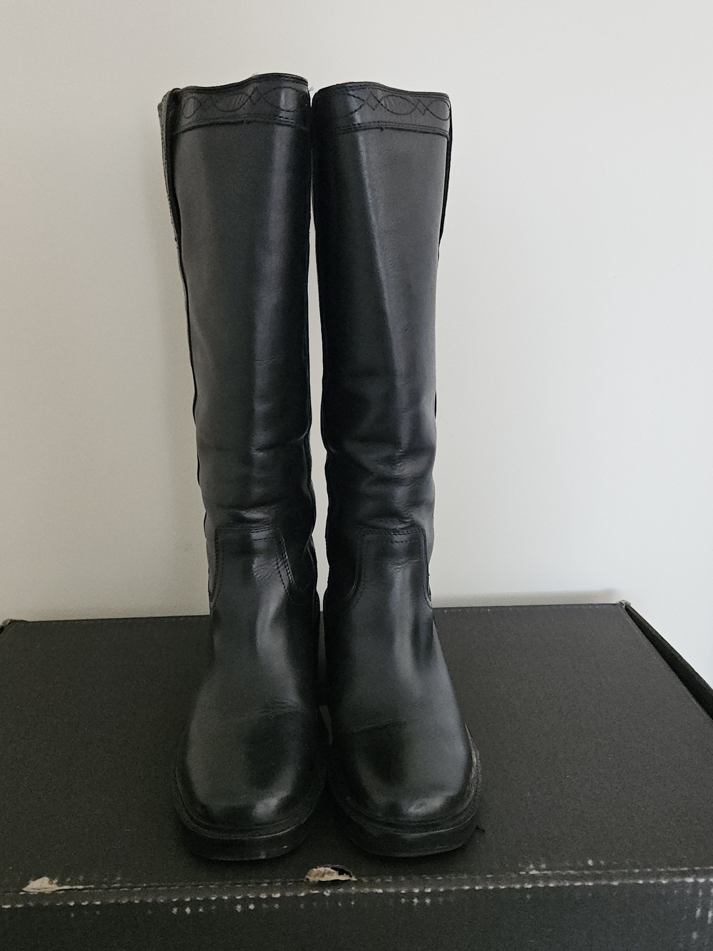 FRYE Kate Pull On Black Leather Knee High Riding Boots Wide Calf Women’s 7M - Picture 3 of 16